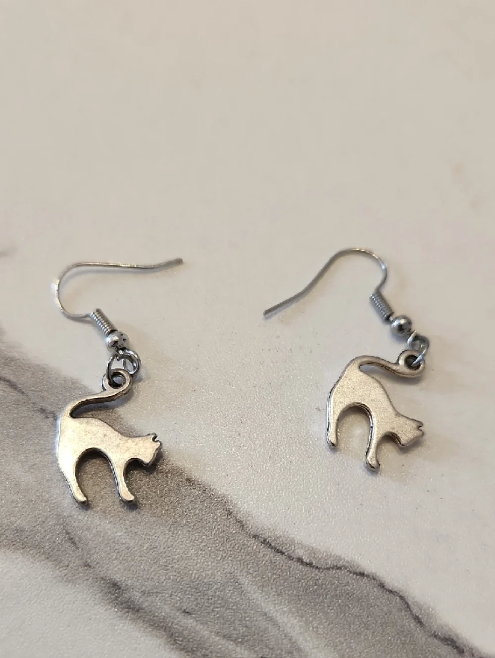 Hand Crafted Silver Cat Dangle Earrings - Picture 3 of 4